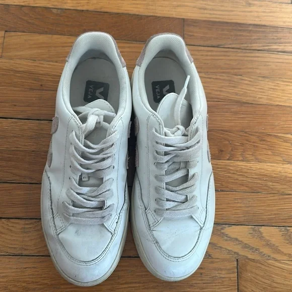 Veja White and Pink V12 Sneakers - Picture 6 of 8